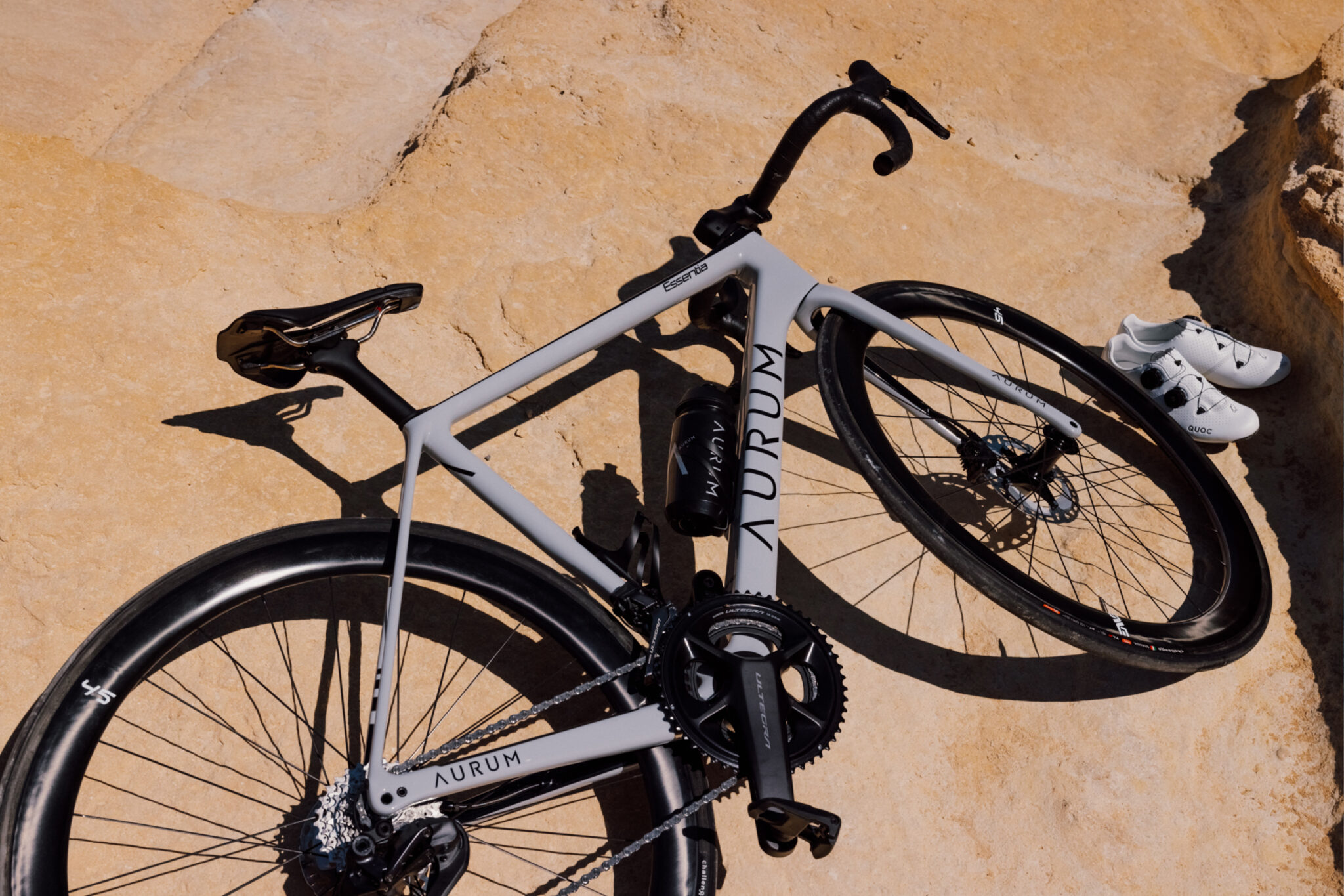 Custom road bikes for your road trips with AURUM | AURUM